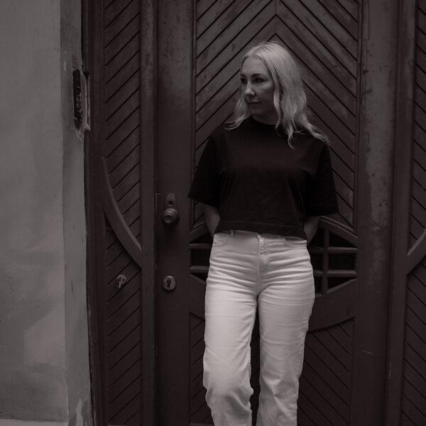 KRISTĪNE- STRĀDĀ AVIĀCIJĀ UN PROT VADĪT LIDMAŠĪNU